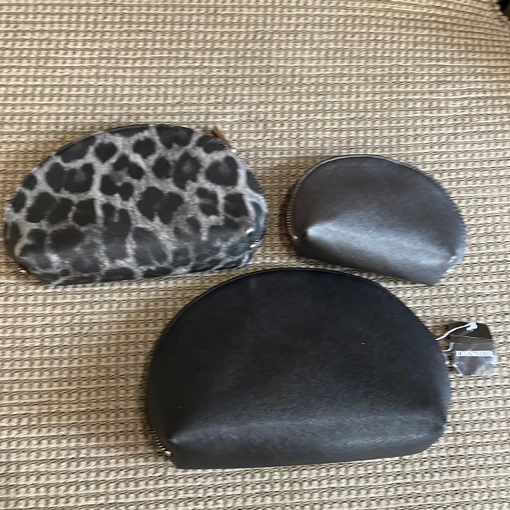 Danier toiletry leather bag set
